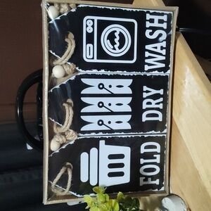 Black and White Laundry Sign